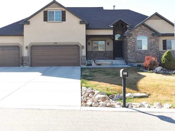 508 S Honey Tree Ln, Grantsville, UT 84029