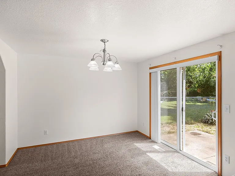 6032 SE Reedway St — Photo 9