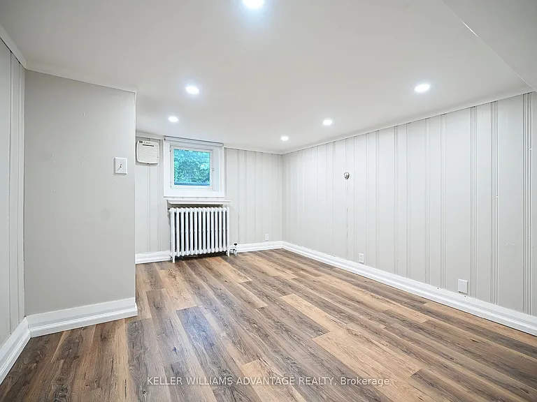 1335 Woodbine Ave — Photo 10