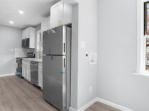 4th image of 2729 Paulding Ave #2