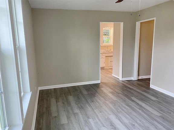5th image of 3658 Bellaire Ave