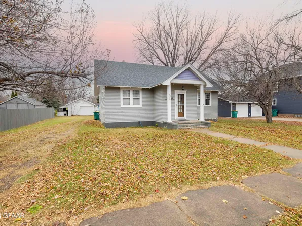 305 Jersey Ave, Hatton, ND 58240