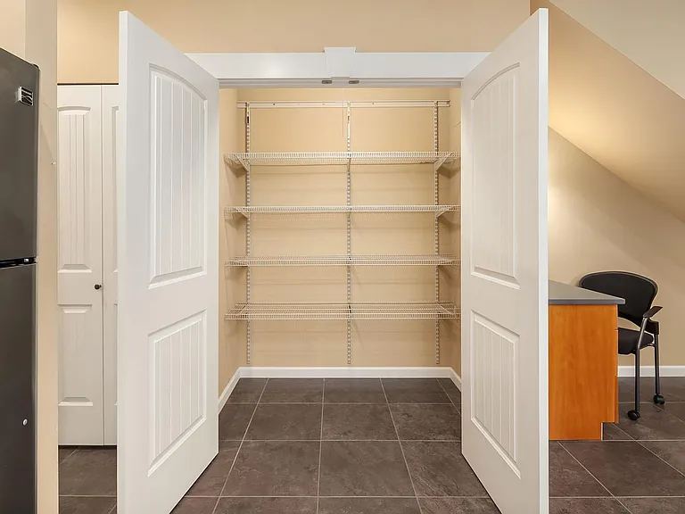 5428 Delridge Way SW #F — Photo 17