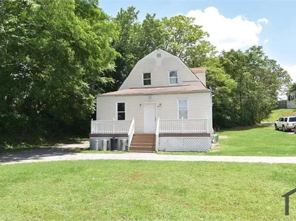 4207 3rd St #3, Brooklyn, MD 21225