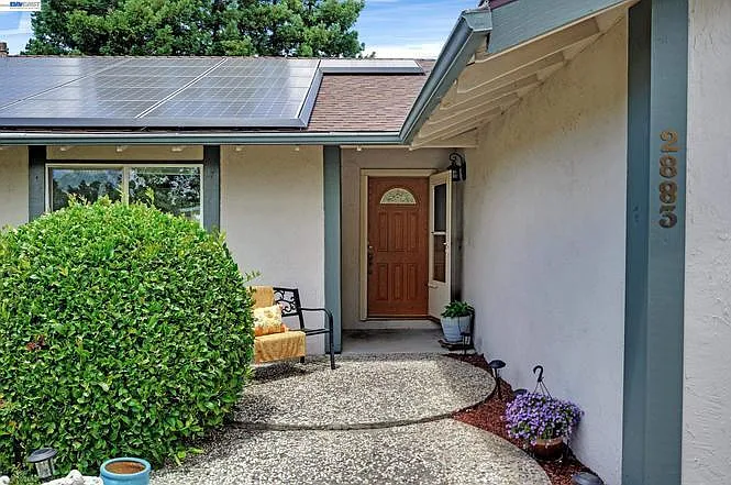2883 Westchester Dr — Photo 12