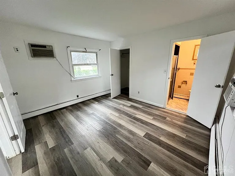 13 Sheridan Ave — Photo 8