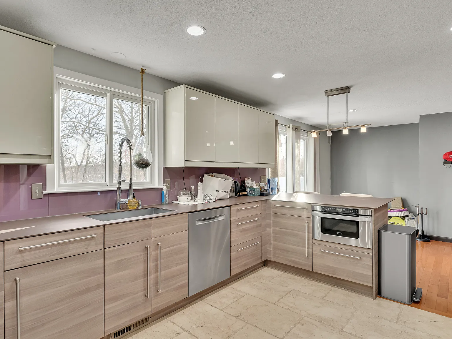 3 bed, 2.5 bath, 2309 sqft, $6,300 — Photo 3