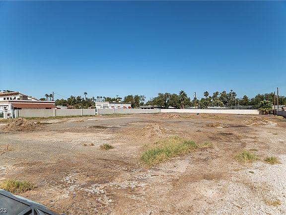 3rd image of 3600 Pama Ln