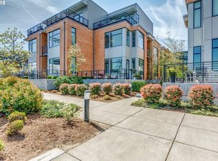 1662 NW Riverscape St, Portland, OR 97209