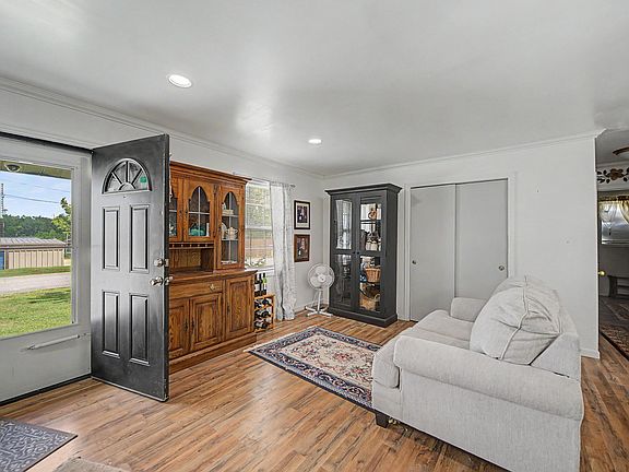 5th image of 3905 Mathis Rd