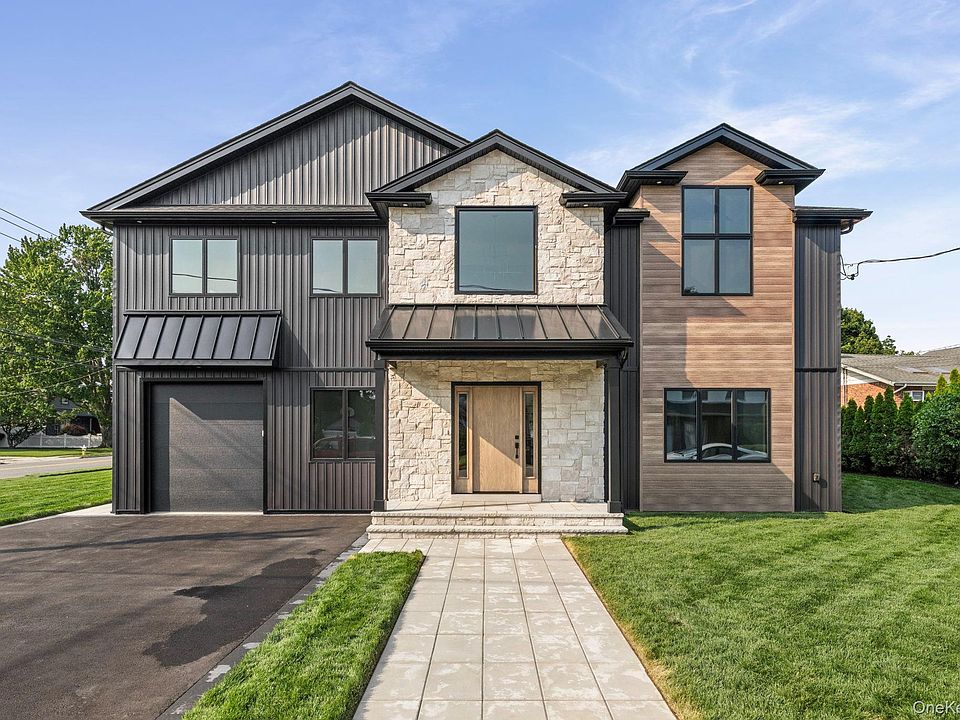 1st image of 555 Marian Court