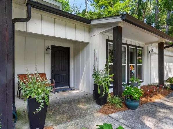 2985 Christophers Ct, Marietta, GA 30062