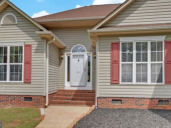 3rd image of 507 Laurens Dr