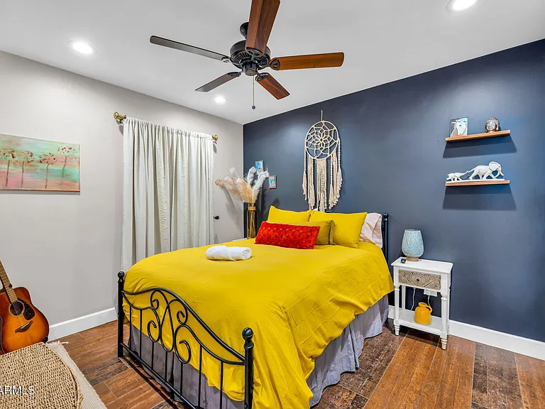 4402 E Turney Ave — Photo 27