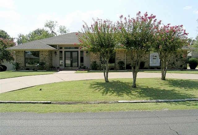 1st image of 4001 Fairway Dr