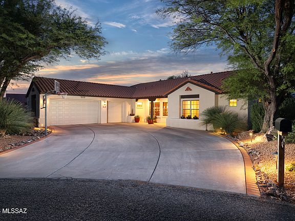 3rd image of 4981 N Sabino Valley Pl