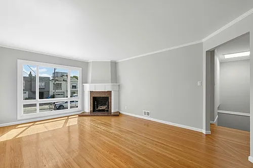 Remodeled 3+BD/2BA Two Level House w/ Bonus Room, Hwd, Lndry.,Large Patio and Garage & 2 Car Driv... — Photo 3
