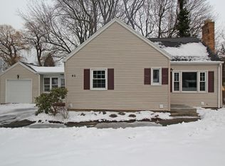 82 Crestfield Dr, Rochester, NY 14617