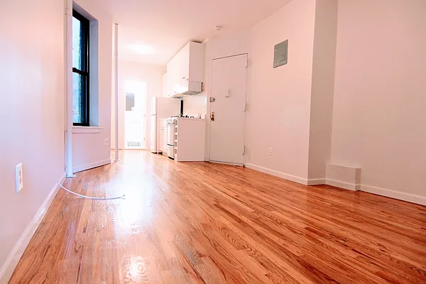 Rented by Voro, LLC | media 13