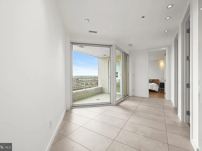 100 Harborview Dr #1901 — Photo 29