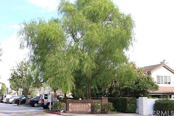 1st image of 6631 Laurelton Ln
