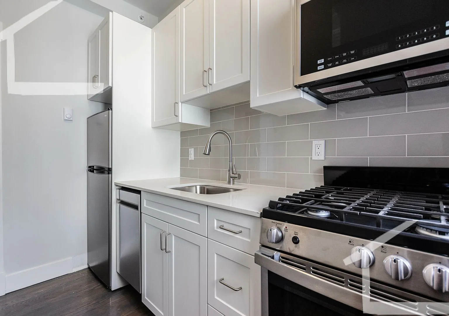 Fenway 2-Bed, 1-Bath with Laundry in Unit! — Photo 1
