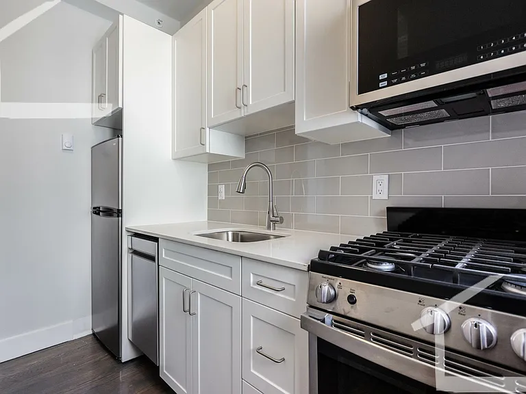 83 Park Dr #17 — Photo 2