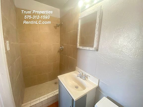 5th image of 614 S Almendra St APT 1