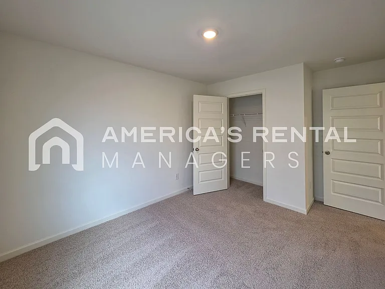 636 Wenonah Way — Photo 16