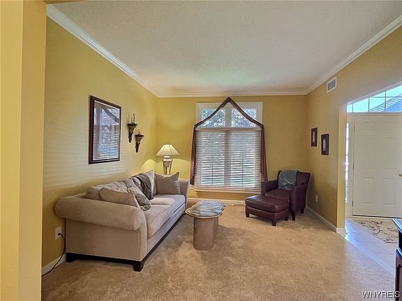 5th image of 50 Mapleton Dr