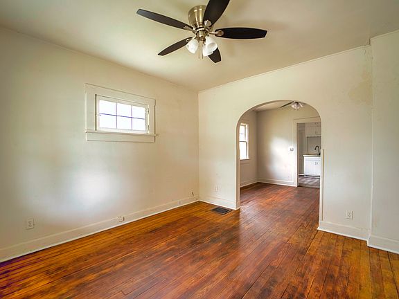 4th image of 1509 E Finley Ave