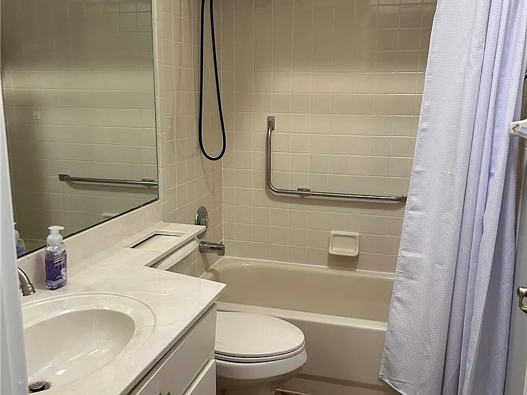 6821 E Queensbury Ln — Photo 12