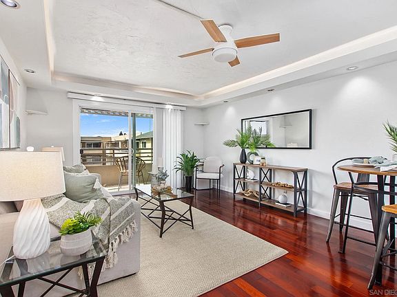3rd image of 1645 Emerald St APT 2Q