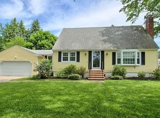 15 Oakmeadow Ln, Methuen, MA 01844
