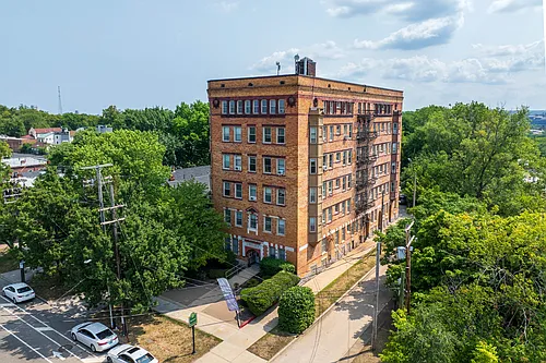 Chelsea Manor Photo 1