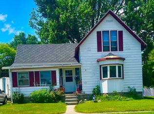 1021 Market St, Algonac, MI
