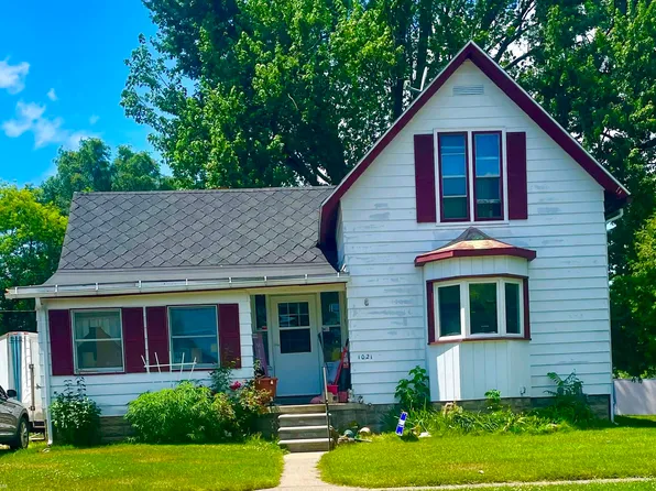 1021 Market St, Algonac, MI 48001