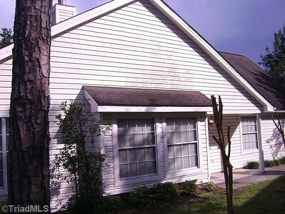 5th image of 415 Amberly Dr