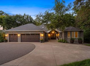 11220 Sunset Trl, Minneapolis, MN 55441