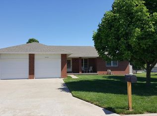 2345 W Auburn St, Bolivar, MO 65613