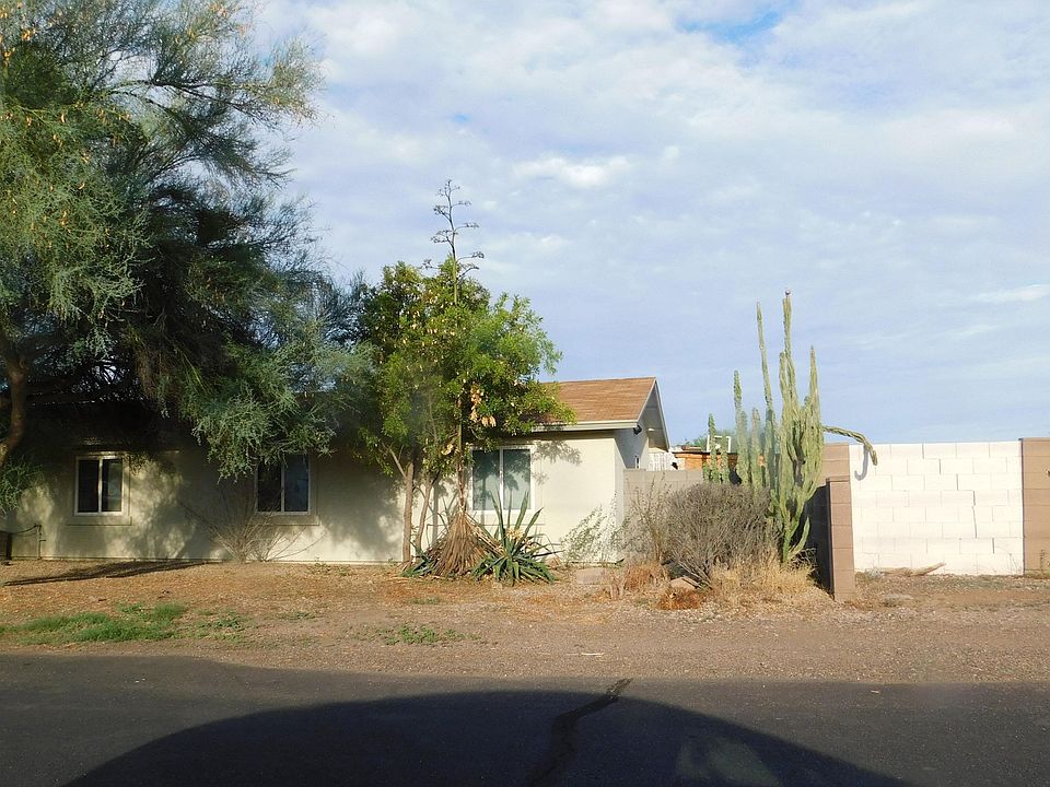 2nd image of 570 S Ocotillo Dr