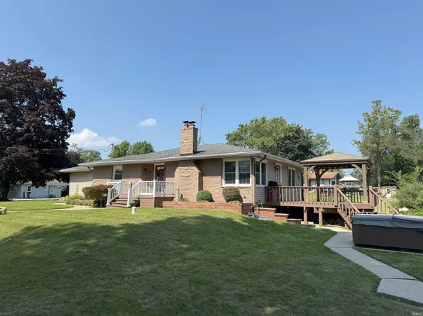 607 N 5th St, North Webster, IN 46555