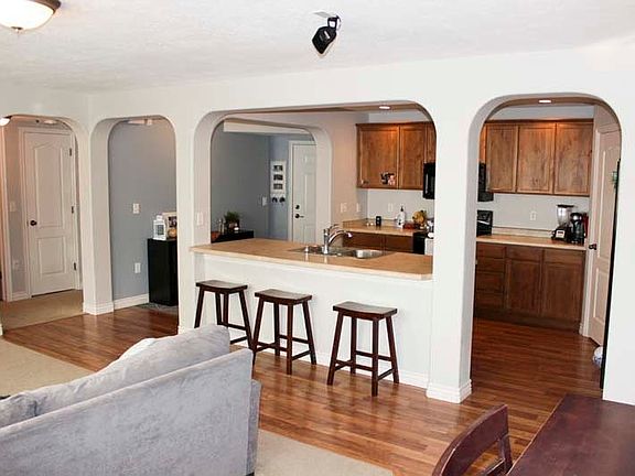 3rd image of 167 N Romney Ln #103