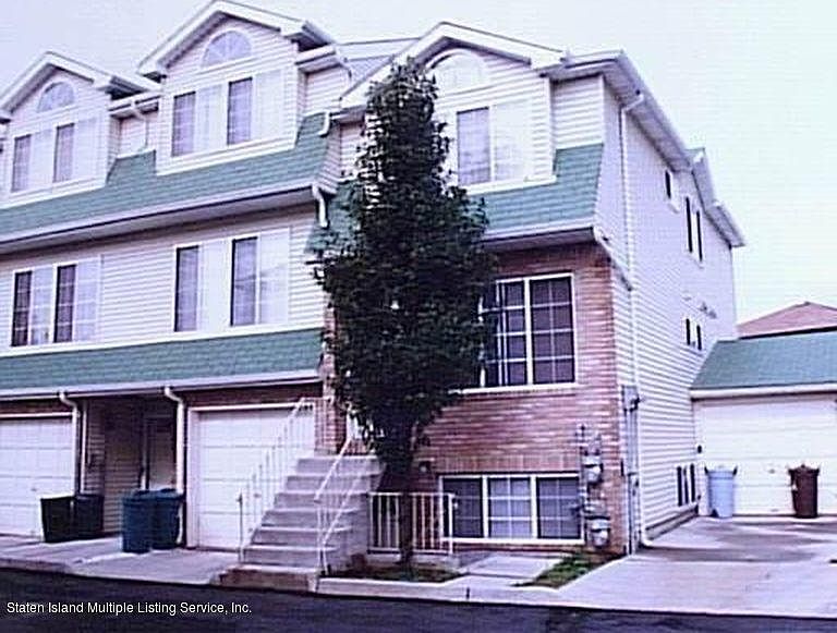 1st image of 121 Woodcutters Ln