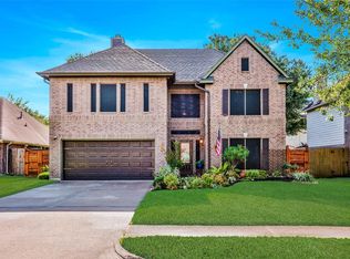 322 S Hampton Ct, Highlands, TX 77562