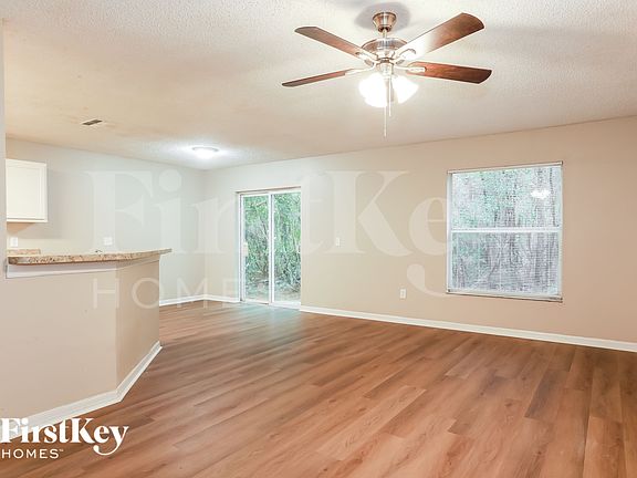 4th image of 14936 SE 25th Pl