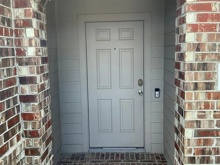 708 Hummingbird Dr — Photo 8
