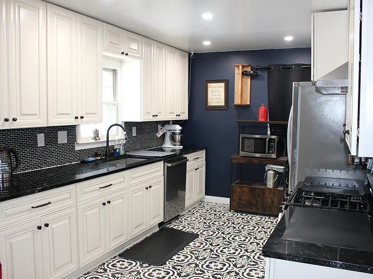72 Loaldo Dr — Photo 2