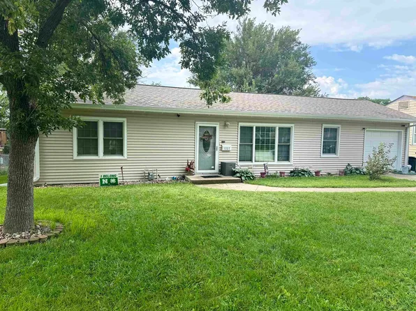 1327 Elm Ave, Norfolk, NE 68701