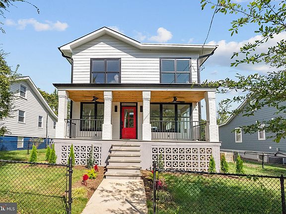 2nd image of 2118 Rand Pl NE